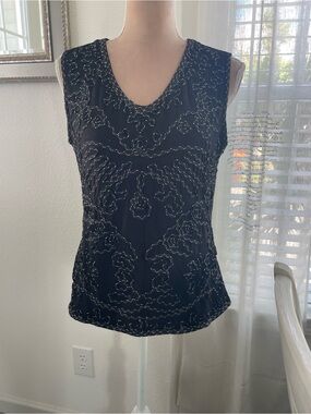 Lauren Michelle Black V-Neck Sleeveless Top, Large